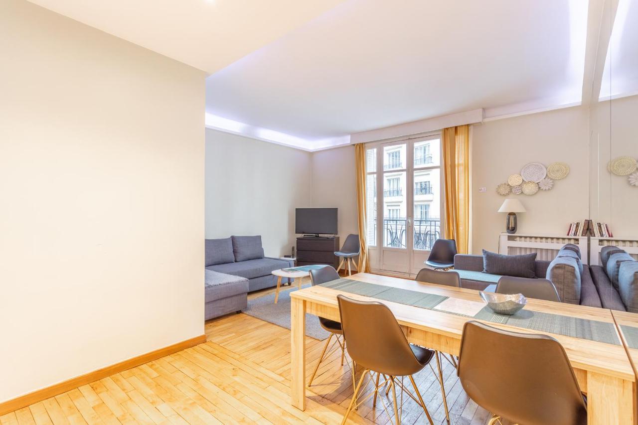 Appartement Place Du Trocadero Париж Екстериор снимка